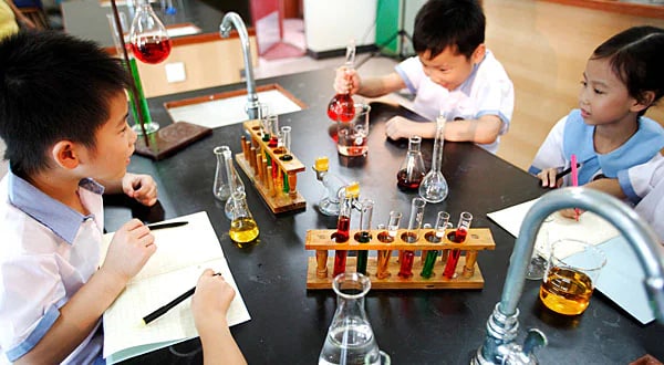 elementary students in chemist