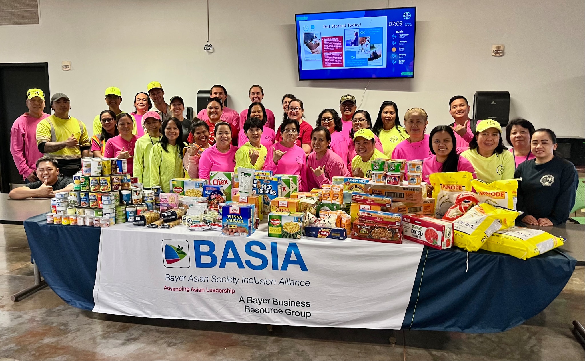 O‘ahu Donations: Bayer employees on Oahu collected 481 pounds of food for the Hawai‘i Food Bank, contributing to the fight against hunger in their community.