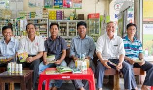 Farmers participated in the kick off day and registered for the “Millionaire Bayer Farmer” contest at a Bayer retailer.